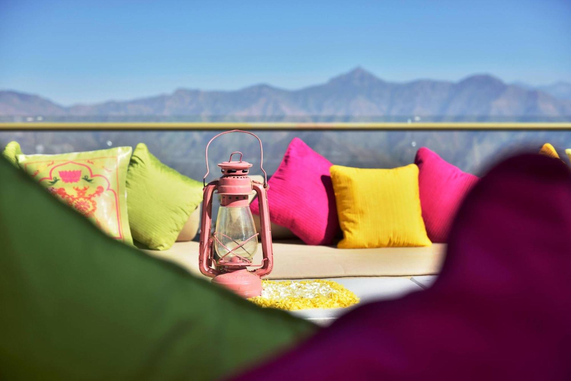 Jw Marriott Mussoorie Walnut Grove Resort & Spa Exterior photo